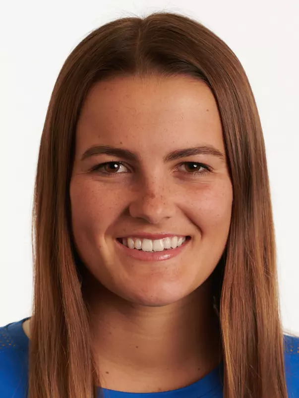 Anneliese Solberg, 2019 women's rowing headshot