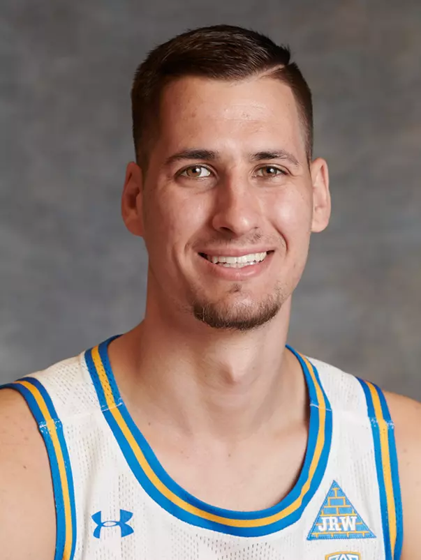 Alex Olesinski, headshot