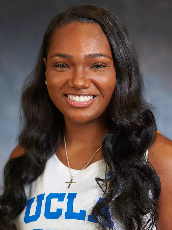 Lauryn Miller headshot