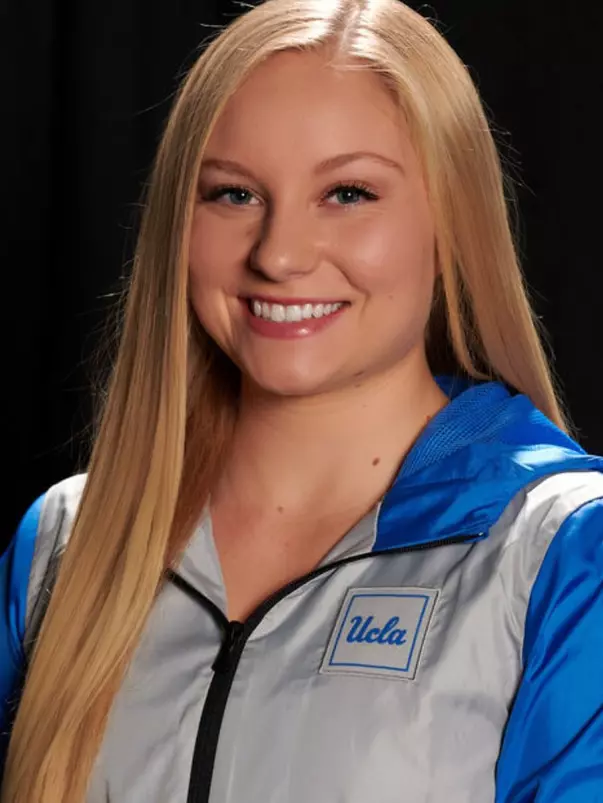 Savannah Kooyman 2021 Head Shot