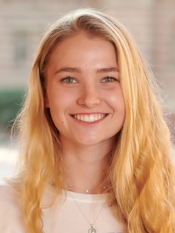 Danielle Hoekstra, rowing headshot