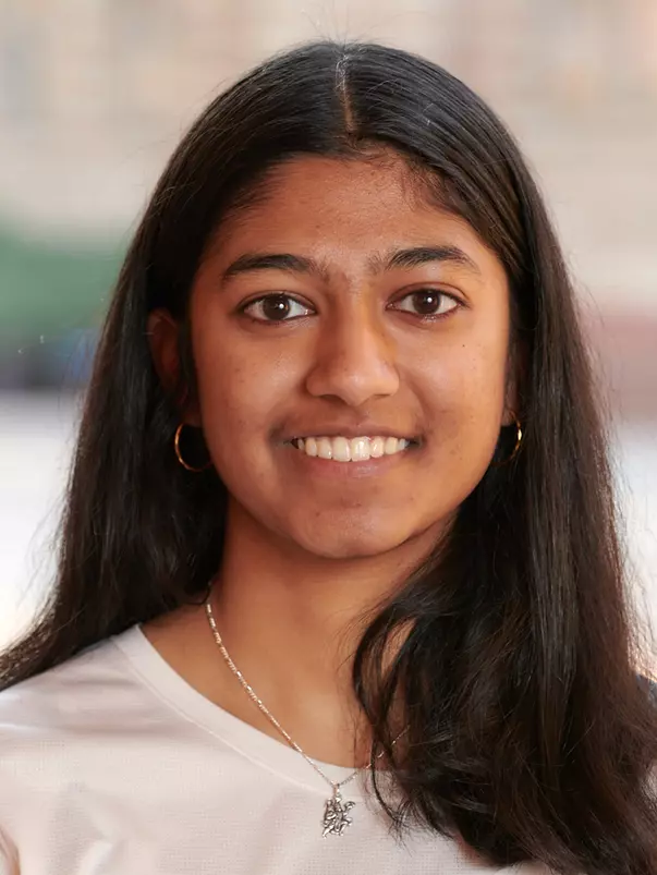 Aarti Kishore Jain, rowing headshot
