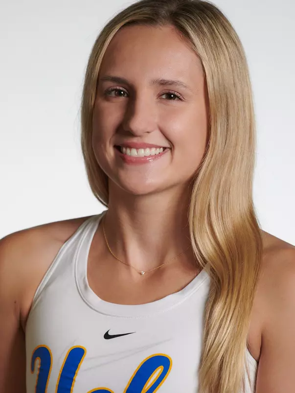 UCLA Athletics - 2022 UCLA Women's Gymnastics Media Day portraits and poster photos.  UCLA, Los Angeles, CA.
November 11th, 2020
Copyright Don Liebig/ASUCLA
Lashbrooke_Chloe_003.NEF
