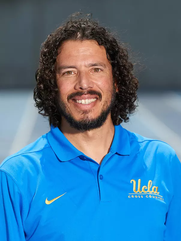 Devin Elizondo headshot
