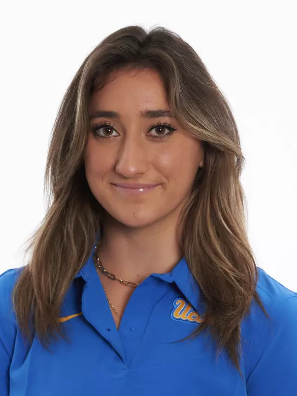 2022 Katerina Adamiec