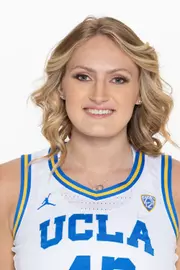 Izzy Anstey Headshot