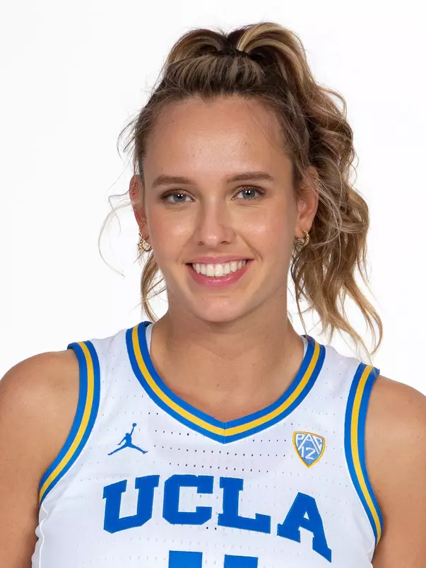 Emily Bessoir Headshot