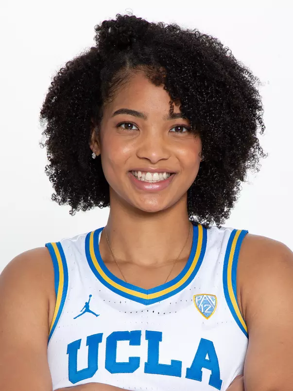 Dominique Onu Headshot