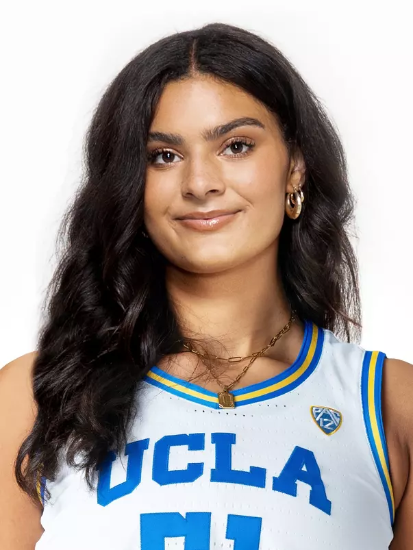 Lauren Betts_2023-24 Headshot