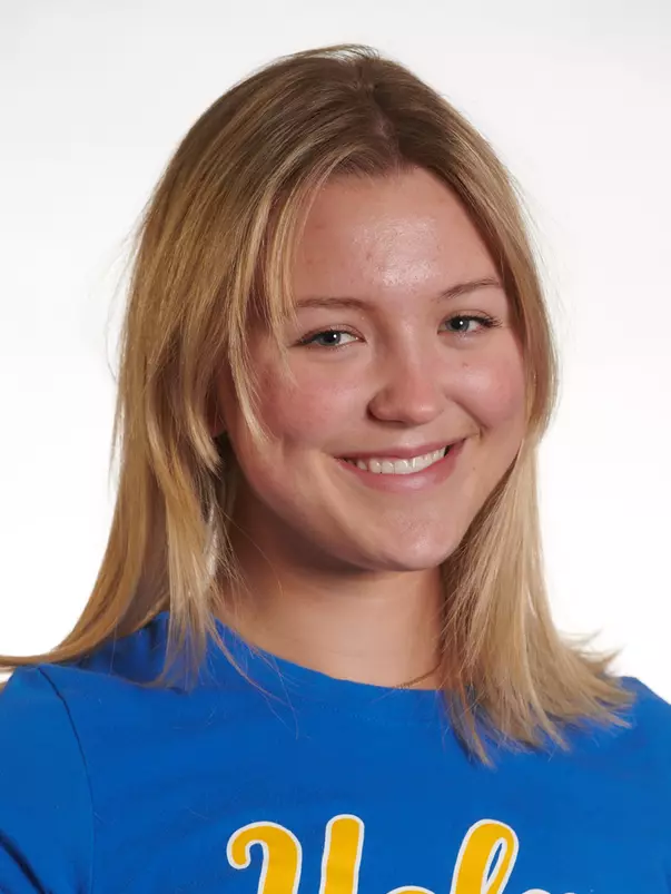 Ashley Kraynak, headshot