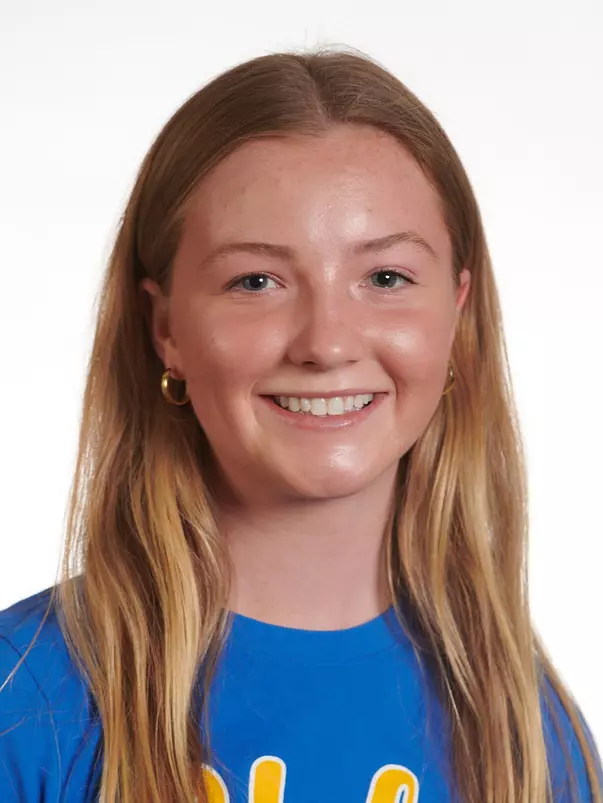 Ella Van Fleet, headshot