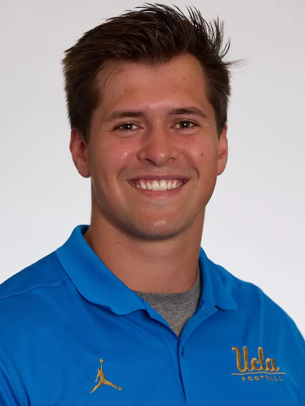 UCLA Athletics - 2023 UCLA Football student athlete portraits, UCLA, Los Angeles, CA.
July 18th and 19th, 2023
Copyright Don Liebig/ASUCLA
Heimlicher_Jake_004.CR3