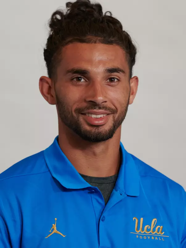 UCLA Athletics - 2023 UCLA Football student athlete portraits, UCLA, Los Angeles, CA.
July 18th and 19th, 2023
Copyright Don Liebig/ASUCLA
Thomas_Zeke_008.NEF