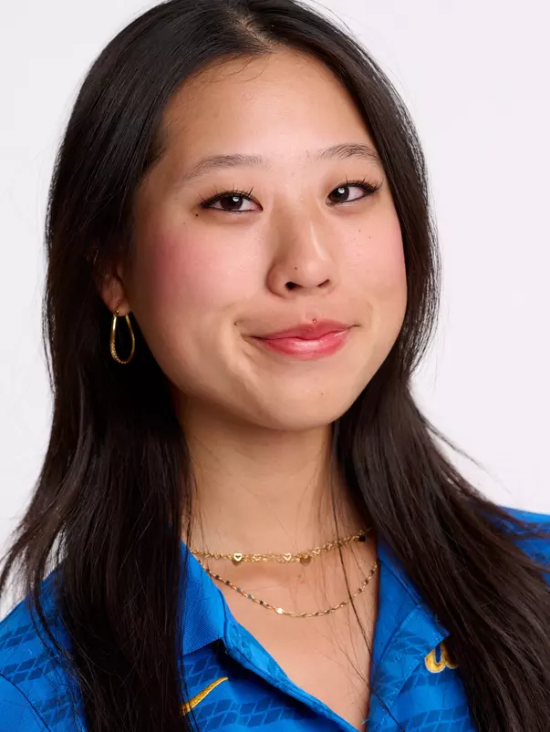 2024-25 Maye Huang Headshot