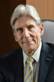 Dr. Julio Frenk
