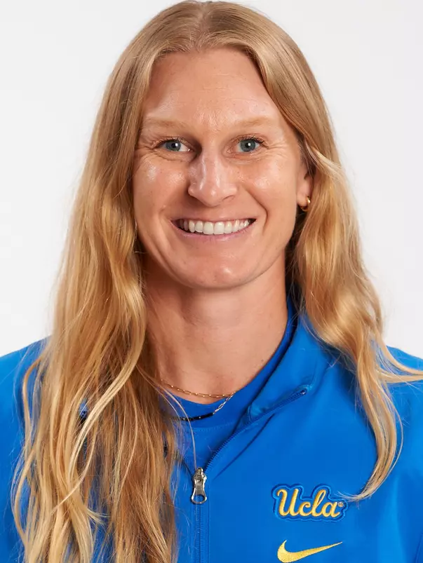 UCLA Athletics - 2024-2025 UCLA Women's Beach Volleyball media day portraits and personality photos, UCLA, Los Angeles, CA.
October 1st, 2024
Copyright  Don Liebig/ASUCLA
Reeves_Kelly_0002.NEF