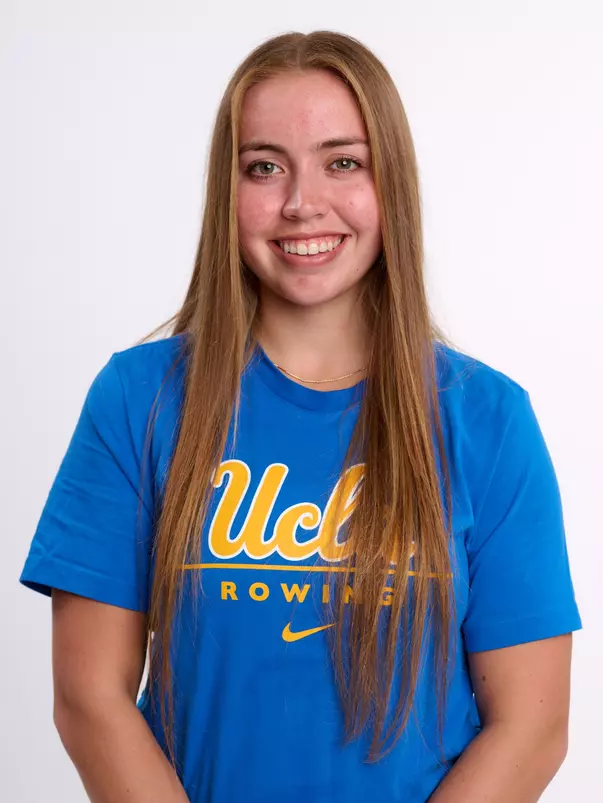 Danielle DeFrancisci_2024-25 Headshot