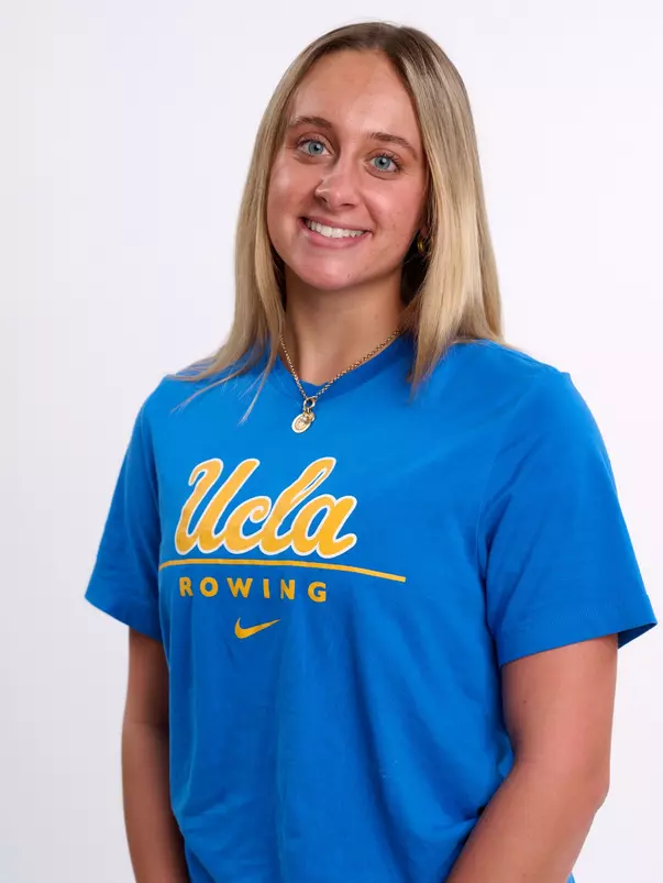 Teah Holbrook_2024-25 Headshot