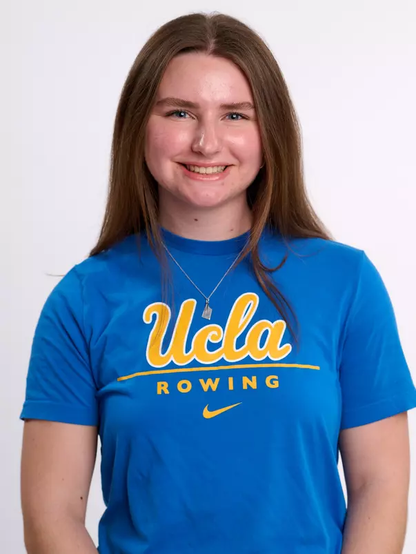 Sofia Kalafahs_2024-25 Headshot