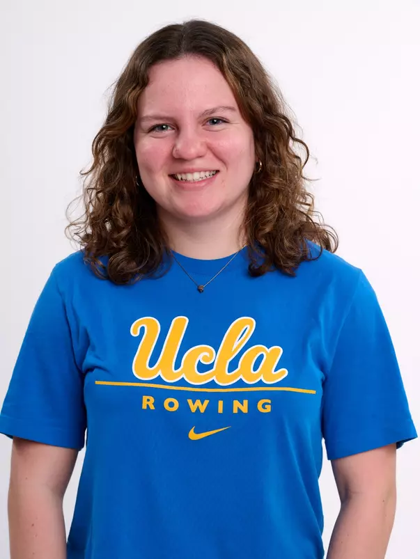 Cora Pearlstein_2024-25 Headshot