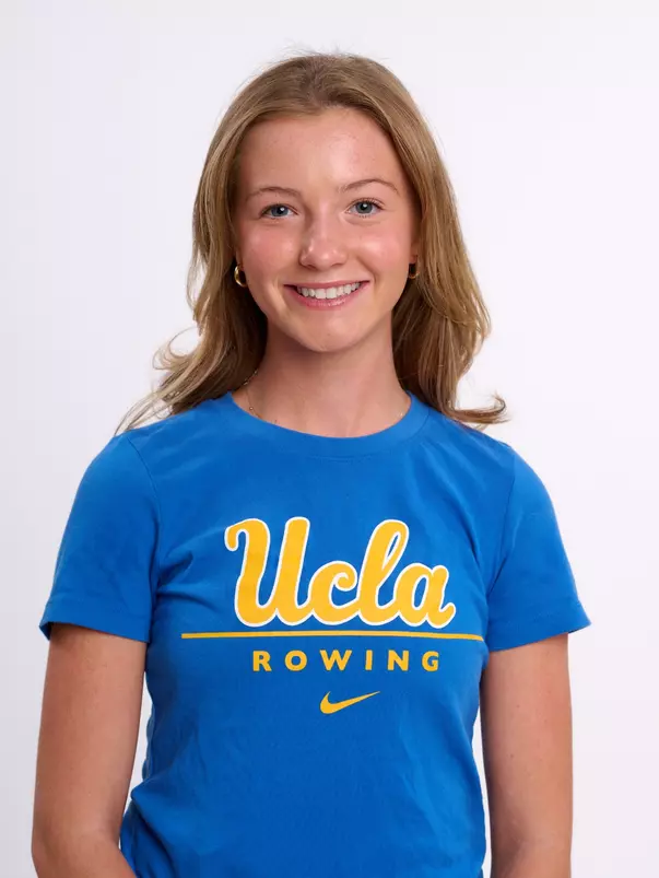 Ella Van Fleet_2024-25 Headshot