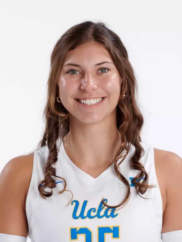 Carly Hendrickson Headshot