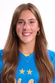 Bella Winn 2025 Headshot