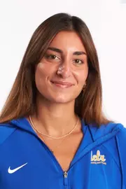 Gizem Guvenc headshot