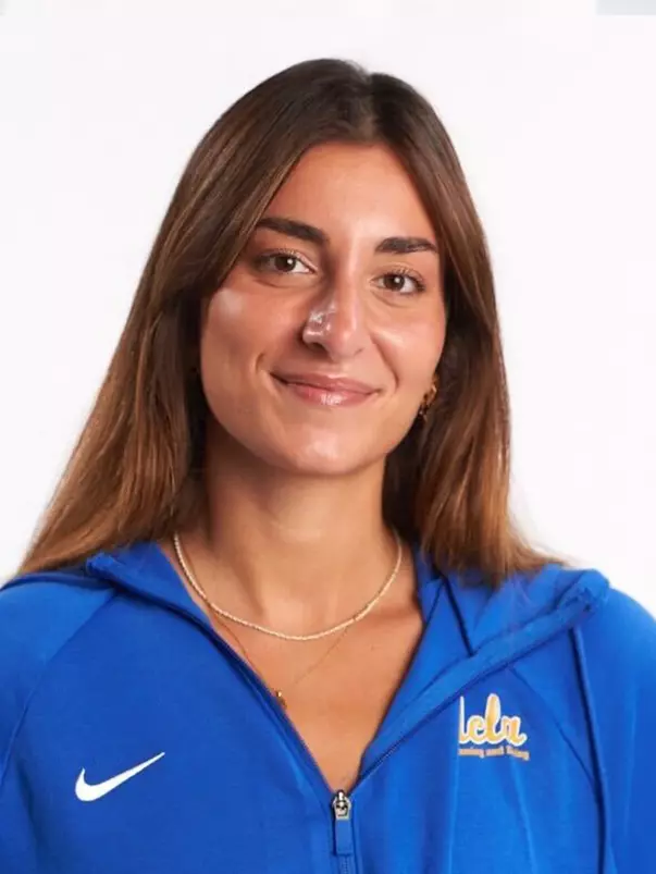 Gizem Guvenc headshot