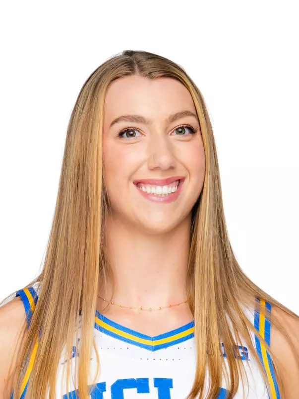 2526_Headshot_Web_Amanda_Muse