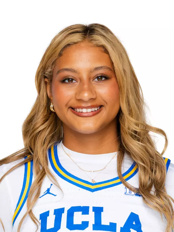 2526_Headshot_Web_Sienna Betts