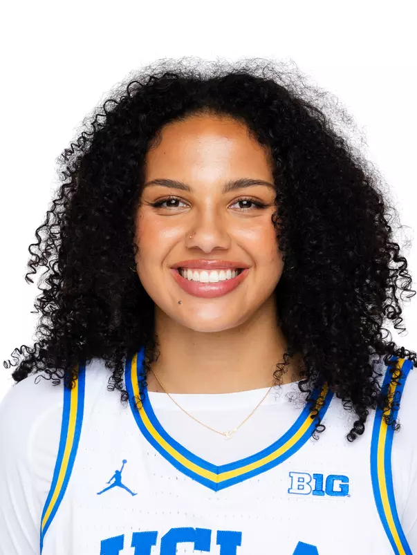 2526_Headshot_Web_Timea Gardiner