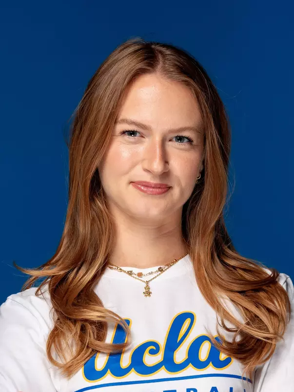 Alexa Blatt, headshot (2025-26)