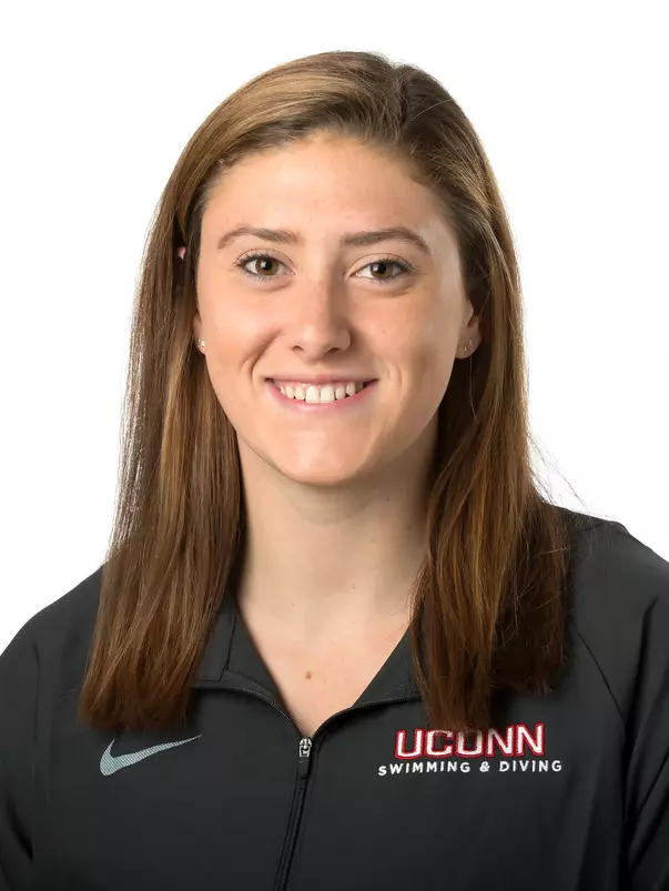 Lena Redisch Headshot