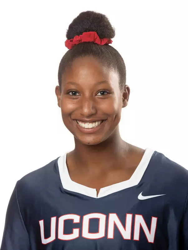 Rayea Davis headshot