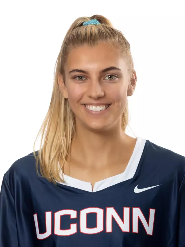 Grace Goetz headshot