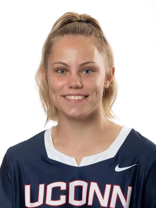 Lily Loewenguth headshot