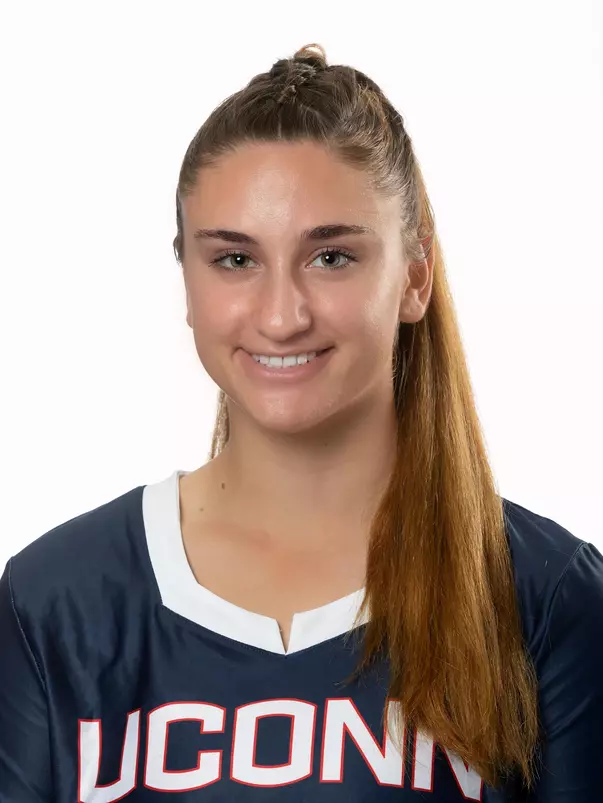 Amanda Moghadasi headshot