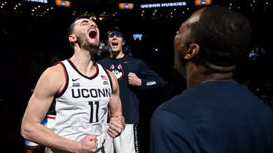 #3 UConn Hosts #4 Arizona For Heavyweight Bout