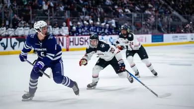 Huskies and Skyhawks Skate to Tie