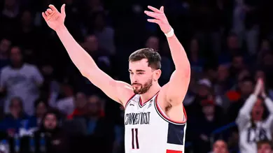 #5 UConn Tops #18 Florida, 77-73, In Jimmy V at MSG