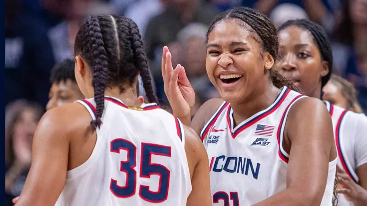 Azzi Fudd, Sarah Strong