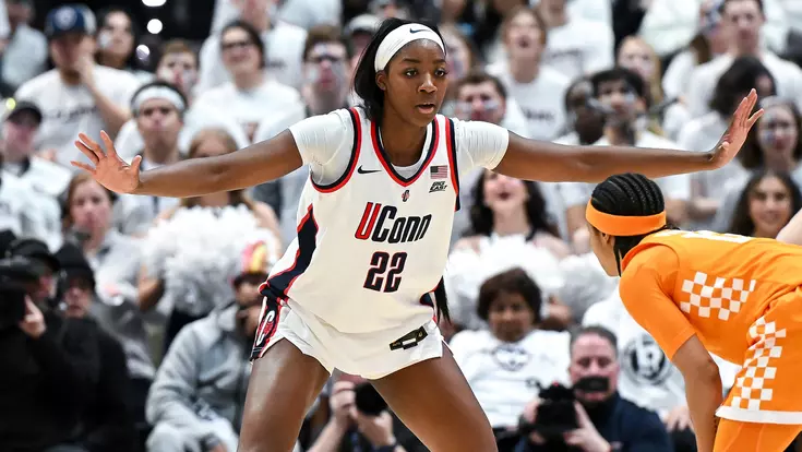 HARTFORD, CONNECTICUT - February 1 - Serah Williams #22 of the UConn Huskies in the game against the Tennessee Lady Vols at PeoplesBank Arena in Hartford, CT. Photo by Simon Asher