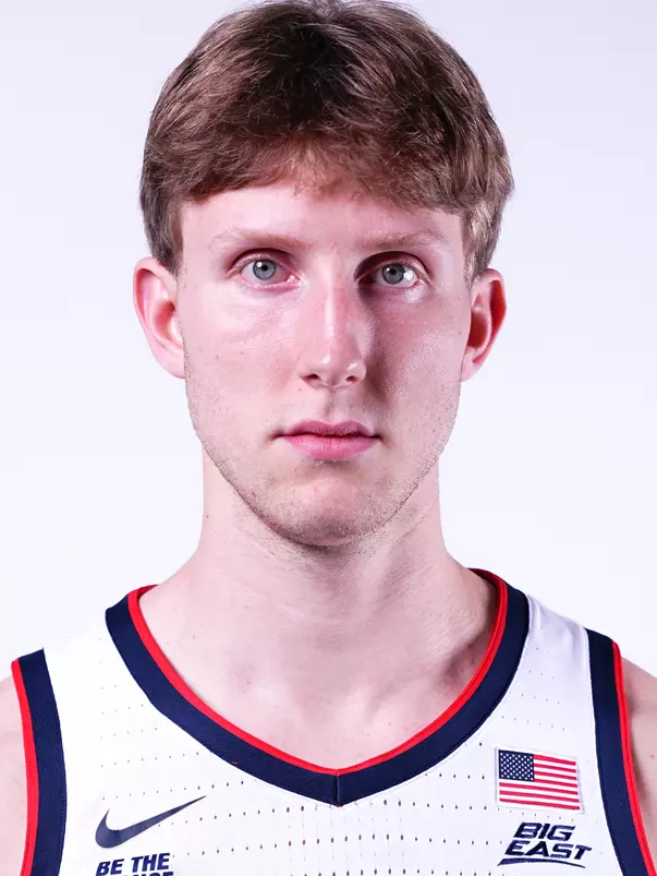 OSKAR GILTAY HEADSHOT