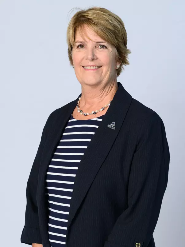 Beth Updated Head Shot