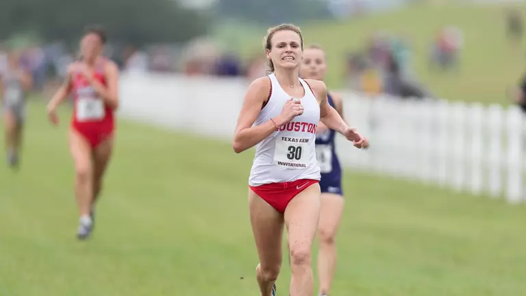 Houston Wraps Up Regular Season at Bronco Invite