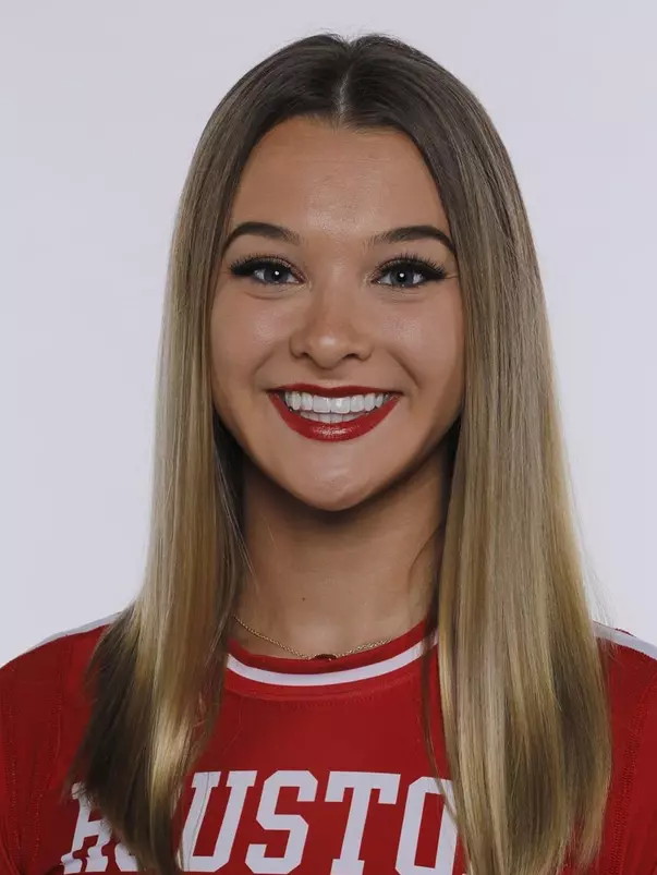 Kayla Weixelman Headshot