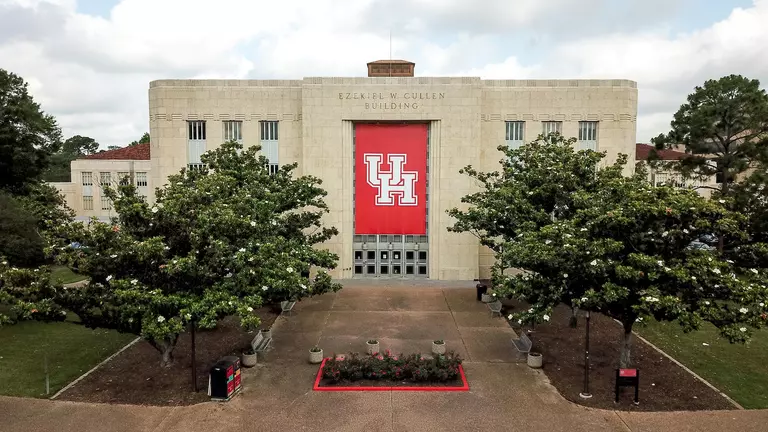 Cougars Continue Push in Classroom