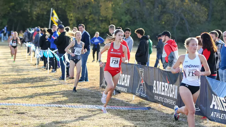 Meyer Notches Top-15 Individual Finish at Regional Meet