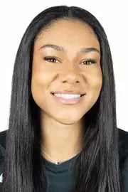 Noemi Despaigne headshot